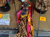 Indonesische wayang golek pop - afbeelding 1 van  2