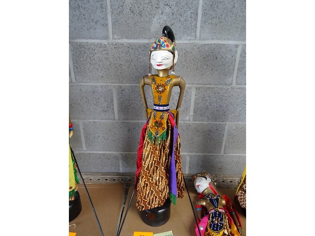 Indonesische wayang golek pop - afbeelding 1 van  2