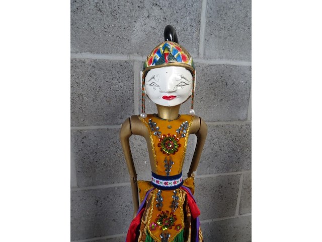 Indonesische wayang golek pop - afbeelding 2 van  2