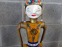 Indonesische wayang golek pop - afbeelding 2 van  2