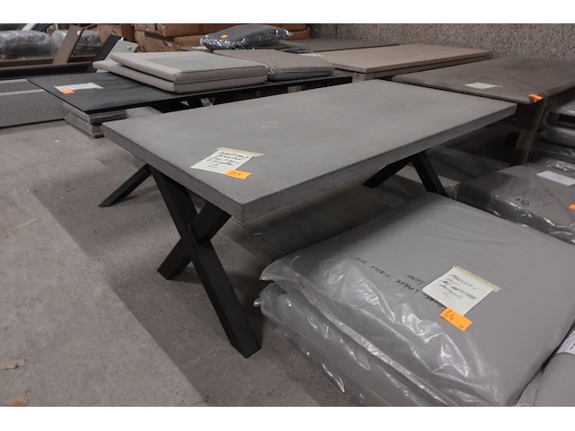 Indoor tafel betonlook - afbeelding 1 van  3