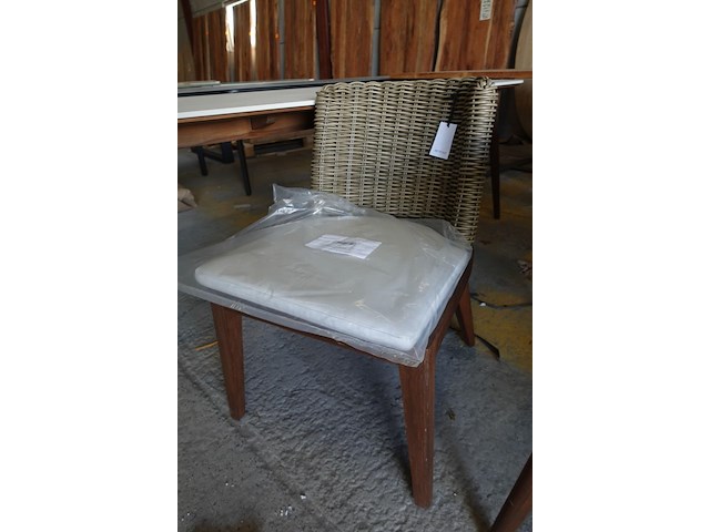 Indoor/outdoor tafel + 4x stoel - afbeelding 5 van  8