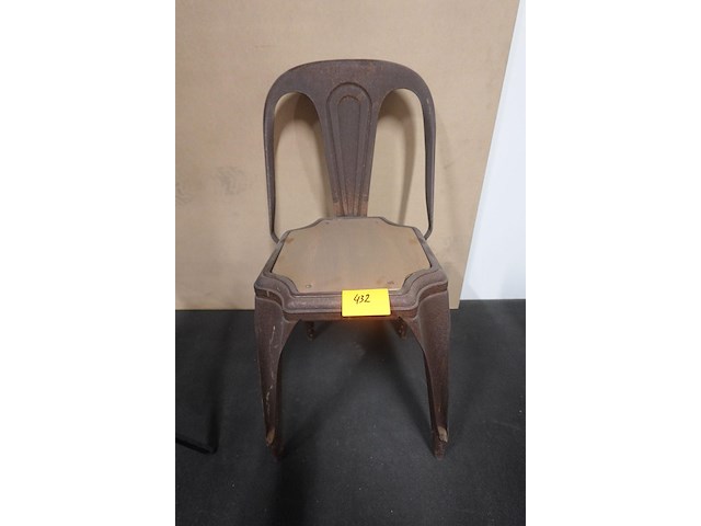Industrieel-metalen vintage stoel - afbeelding 1 van  8