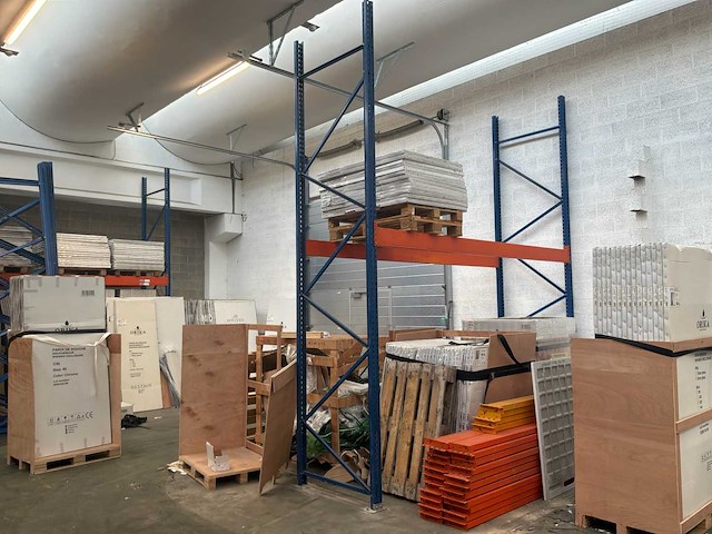 Industrieel plankenterrein - afbeelding 3 van  7