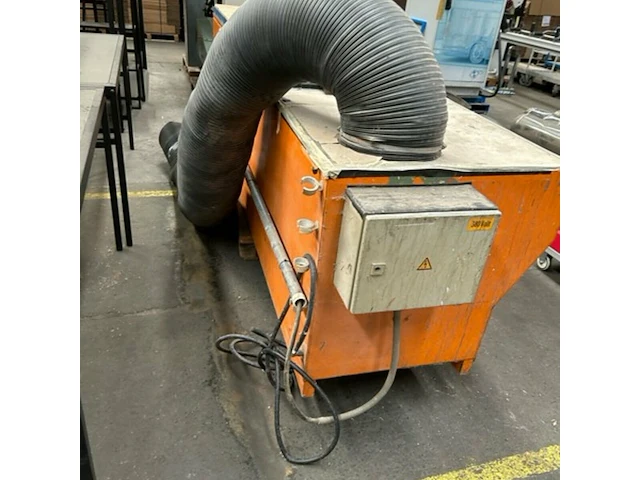 Industriële afzuigtafel voor schuren typhoon - afbeelding 6 van  7