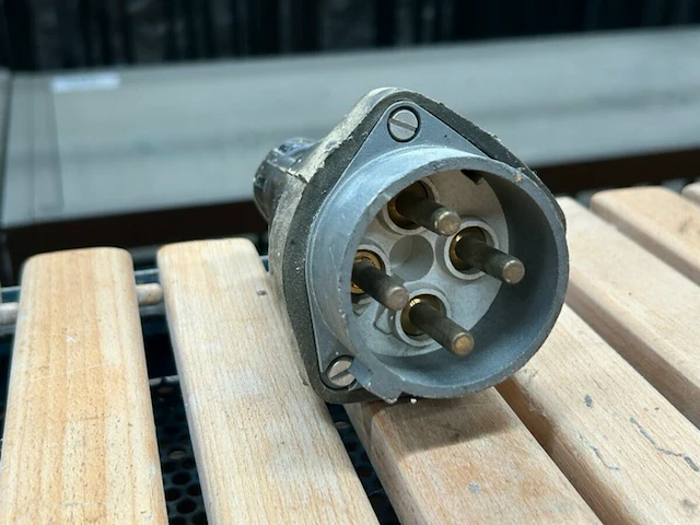 Industriële afzuigtafel voor schuren typhoon - afbeelding 7 van  7