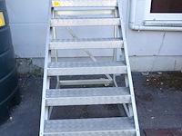 Industriële alu trap - afbeelding 1 van  3