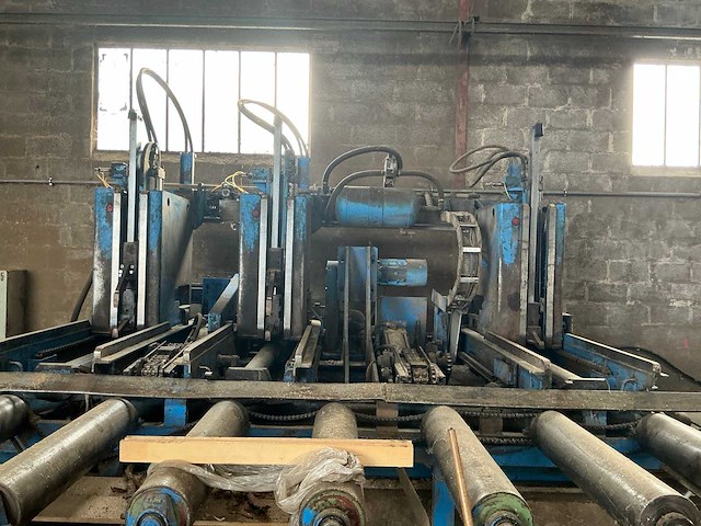 Industriële boomstamzaaglijn - afbeelding 5 van  33
