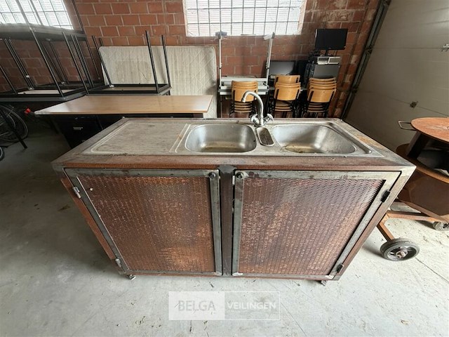 Industriële buitenkeuken - afbeelding 2 van  5