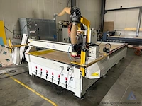Industriële cnc freesmachine van het merk cyborg, model r-2040-sv-l, bouwjaar 2017. voorzien van een vermogen van 11,5 kw en een 3-fasen aansluiting van 400 v. - afbeelding 1 van  6
