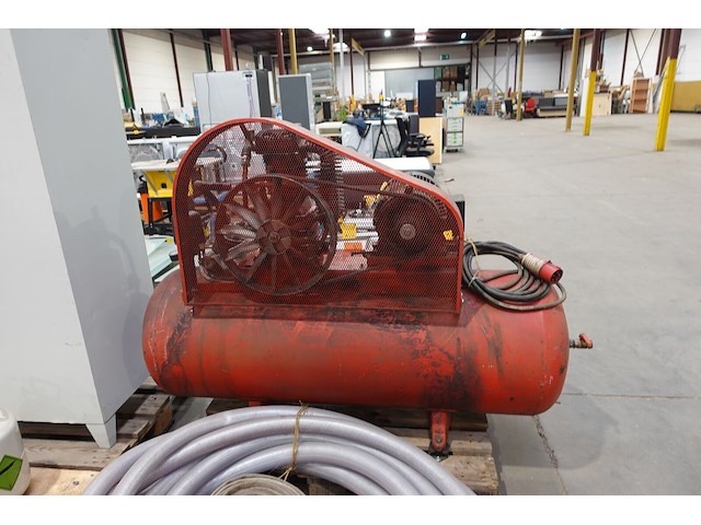 Industriële compressor siemens - afbeelding 2 van  8