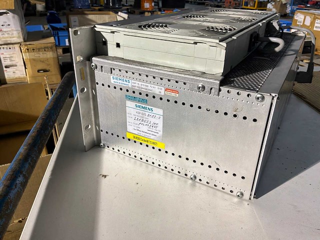 Industriële computer en remeenheid - afbeelding 2 van  8