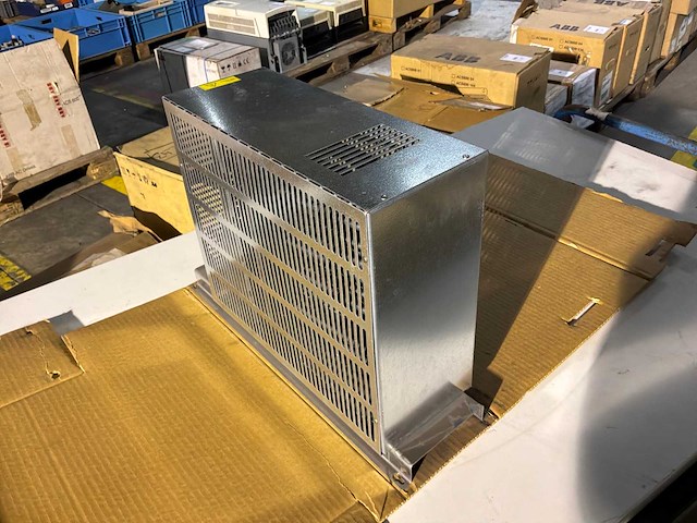 Industriële computer en remeenheid - afbeelding 7 van  8