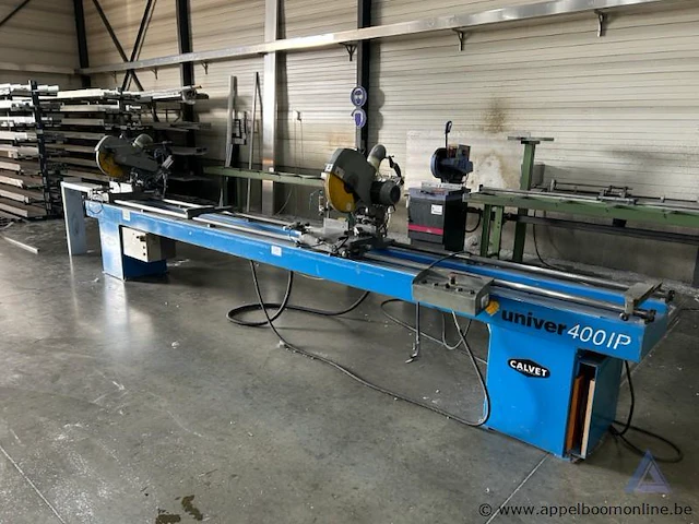Industriële dubbele afkortzaagmachine pertici univer 400ip, bouwjaar 2006. voorzien van een vermogen van 3,1 kw en een aansluiting van 400 v, 3 fasen. - afbeelding 1 van  7