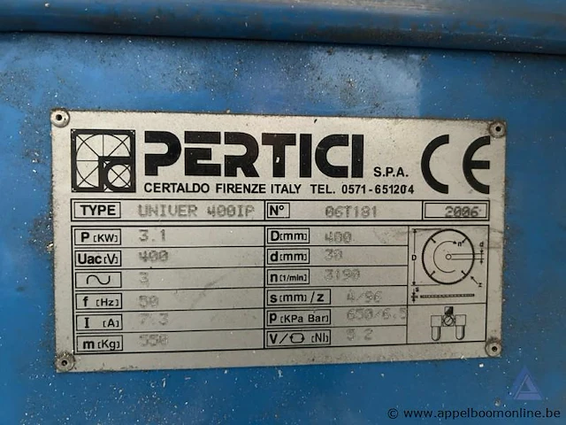 Industriële dubbele afkortzaagmachine pertici univer 400ip, bouwjaar 2006. voorzien van een vermogen van 3,1 kw en een aansluiting van 400 v, 3 fasen. - afbeelding 7 van  7
