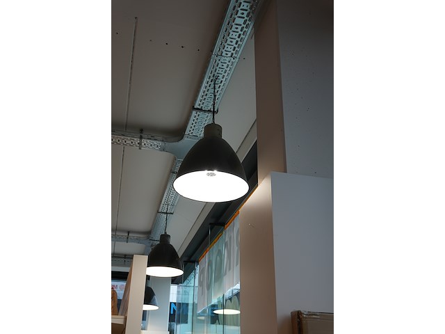 Industriële emaille hanglamp met led-capsule – lot van 5 | zwart/crème | ø53 cm - afbeelding 1 van  2