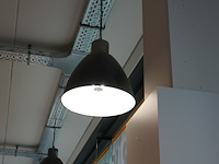 Industriële emaille hanglamp met led-capsule – lot van 6 | zwart/crème | ø53 cm - afbeelding 2 van  2