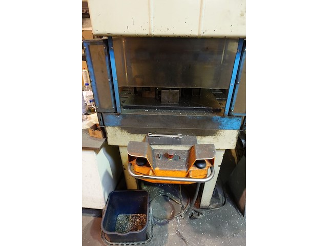 Industriële excenterpers / mechanische ponsmachine lvd - afbeelding 2 van  8