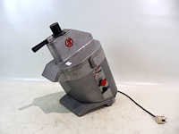 Industriele groentensnijmachine