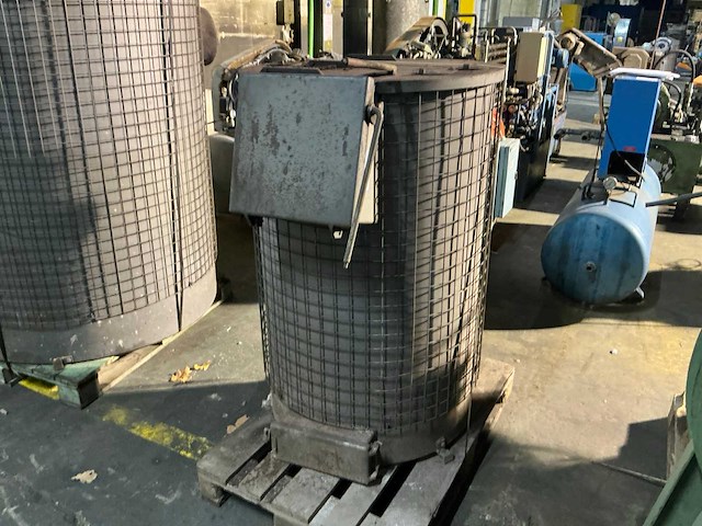 Industriële houtkachel - afbeelding 1 van  4