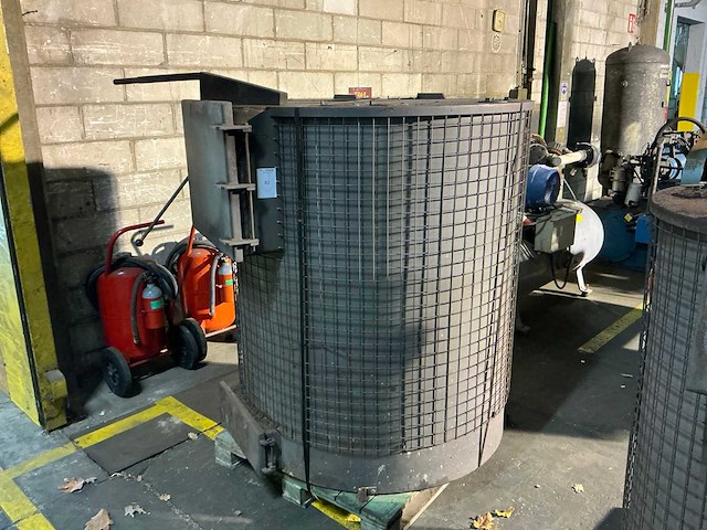 Industriële houtkachel - afbeelding 1 van  5