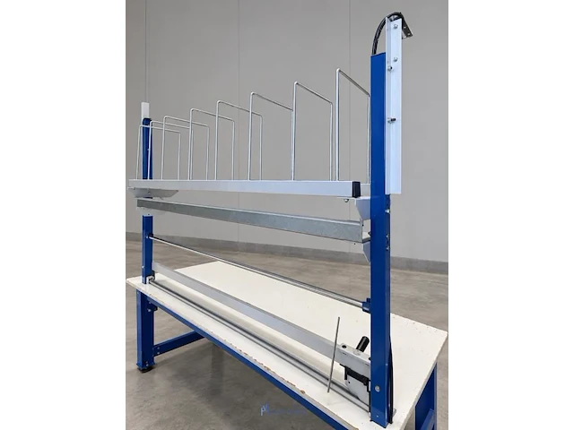 Industriële inpaktafel rajapack met opbouw, dozenverdeler en snijrail - afbeelding 2 van  5