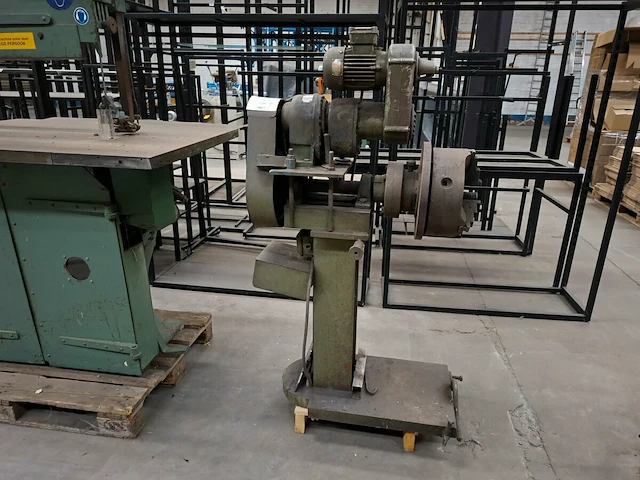 Industriële metaalbewerkingsmachine - afbeelding 1 van  6