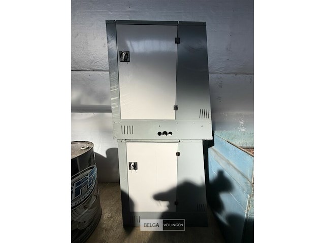 Industriële metalen kasten - afbeelding 2 van  4