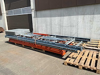 Industriële metalen planken met rooster - afbeelding 1 van  9