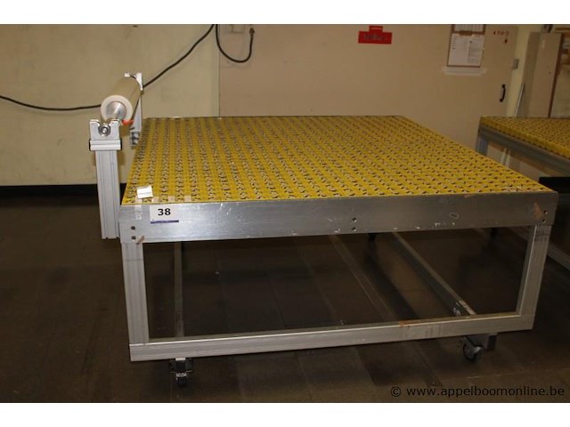 Industriële rollentafel, met kogelrollen, op wielen, werking niet gekend - afbeelding 1 van  2