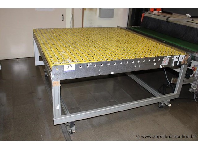 Industriële rollentafel, met kogelrollen, op wielen, werking niet gekend - afbeelding 1 van  2