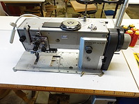 Industriële stiksteeknaaimachine dürkopp adler - afbeelding 2 van  5
