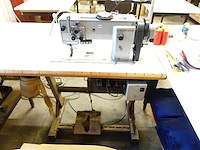Industriële stiksteeknaaimachine dürkopp adler - afbeelding 3 van  5