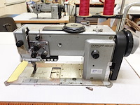 Industriële stiksteeknaaimachine dürkopp adler - afbeelding 2 van  5