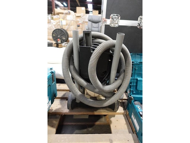 Industriële stofzuiger makita - afbeelding 4 van  6