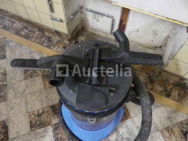 Industriële stofzuiger merk en model onleesbaar - afbeelding 1 van  5