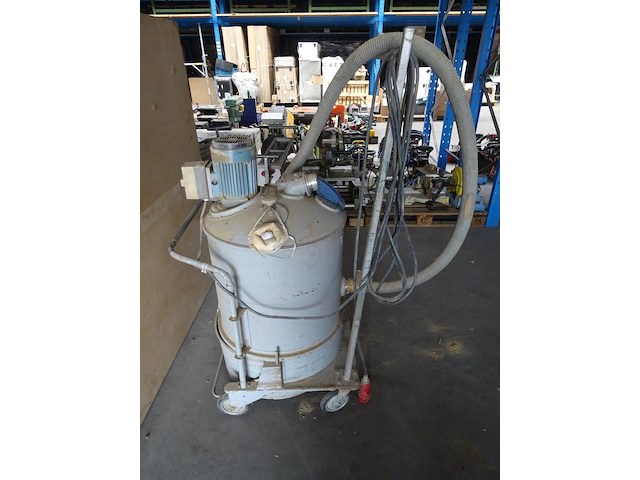 Industriële stofzuiger nilfisk - afbeelding 2 van  4