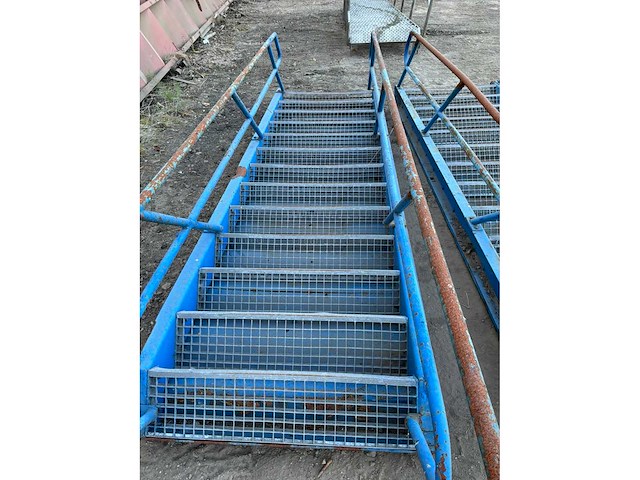 Industriële trap (2x) - afbeelding 6 van  6
