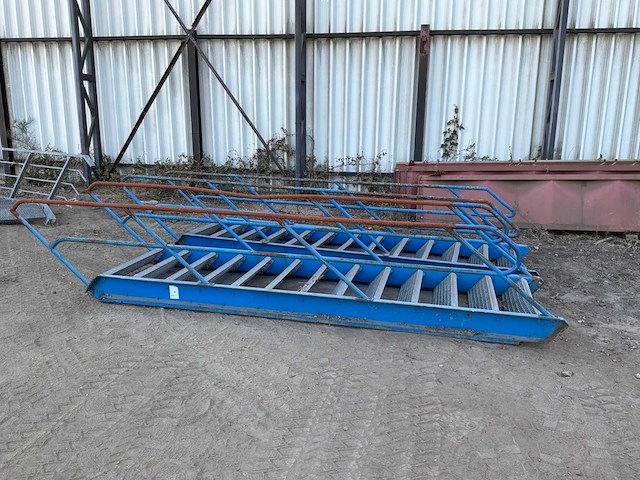 Industriële trap (2x) - afbeelding 1 van  6