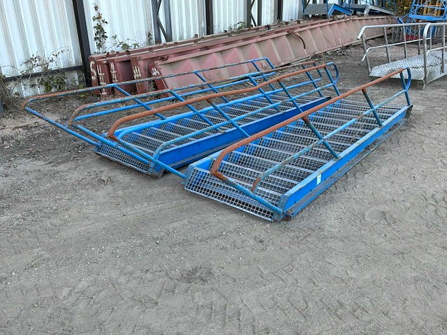 Industriële trap (2x) - afbeelding 2 van  6