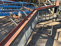 Industriële trap met 2x bordes - afbeelding 4 van  6