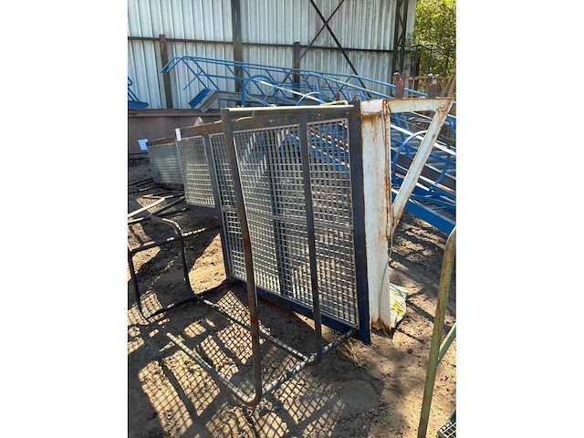 Industriële trap met 2x bordes - afbeelding 6 van  6