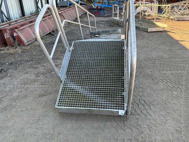 Industriële trap uit inox - afbeelding 3 van  7