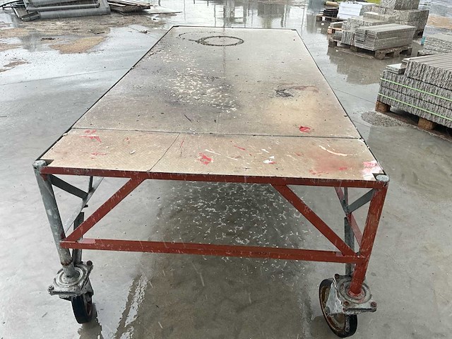 Industriële verrijdbare werktafel - afbeelding 1 van  2