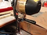 Industriële verticale textielsnijmachine maimin + lange afroltafel - afbeelding 2 van  9
