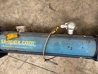 Industriële waterpomp met leidingwerk - afbeelding 8 van  10