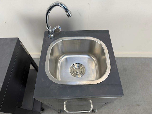 Industrielle wastafel - wastafel - afbeelding 3 van  3