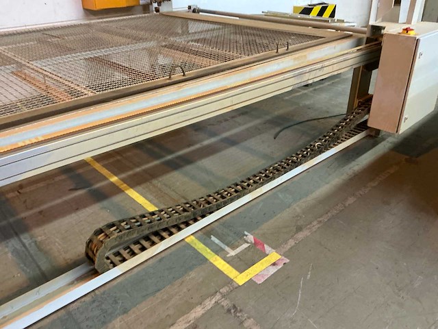 Indutech afblaastafel voor verpakkingsmateriaal - afbeelding 4 van  22