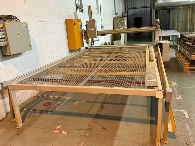 Indutech afblaastafel voor verpakkingsmateriaal - afbeelding 12 van  22