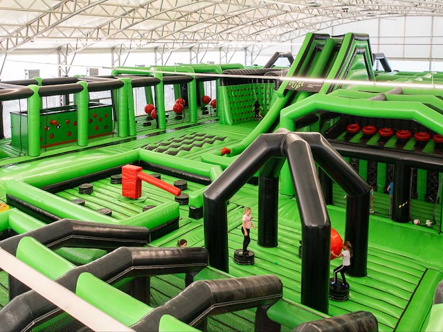 Inflatable park hindernisbaan & springkussen - afbeelding 2 van  6